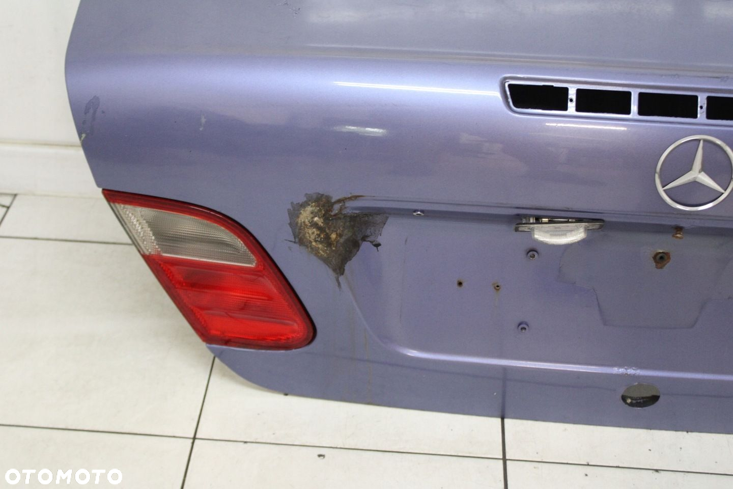 MERCEDES CLK W208 CABRIO 2003R KLAPA POKRYWA BAGAŻNIKA 935 - KOD LAKIERU - 4