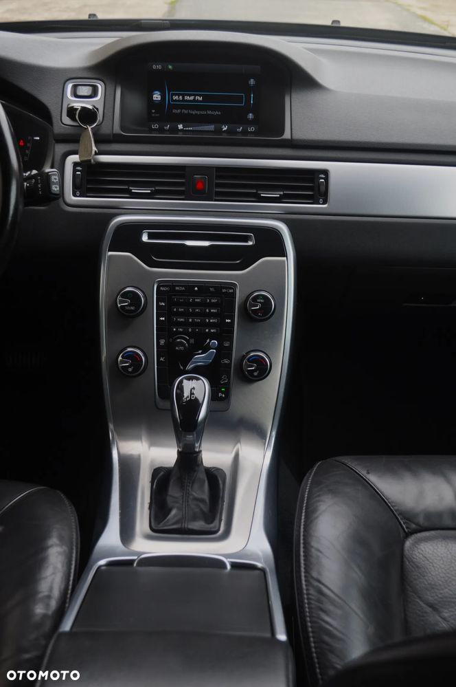 Volvo XC 70 D5 AWD Geartronic Black Edition - 18