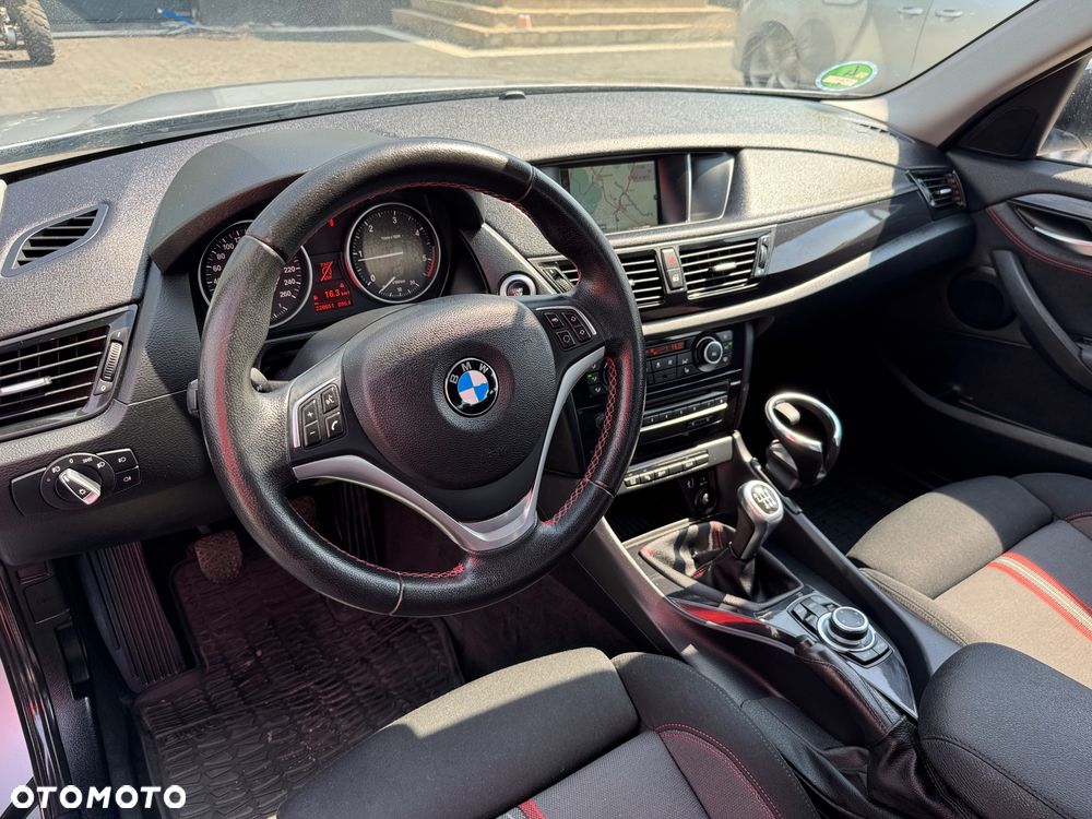 BMW X1 sDrive18d Sport Line - 17