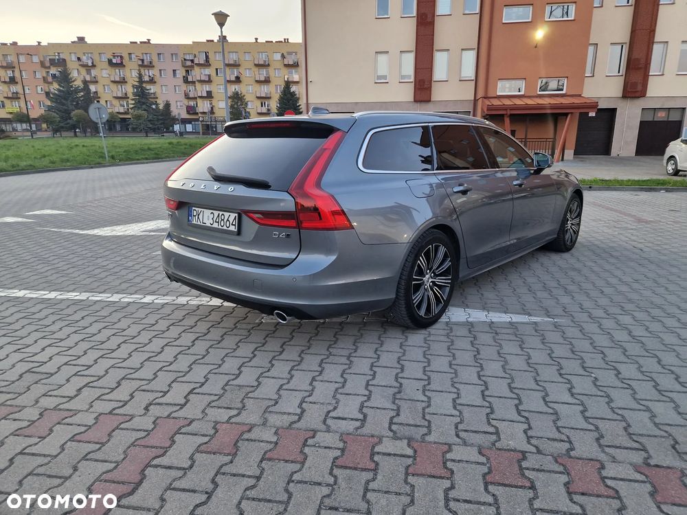 Volvo V90 D4 AWD Geartronic Momentum Pro - 10