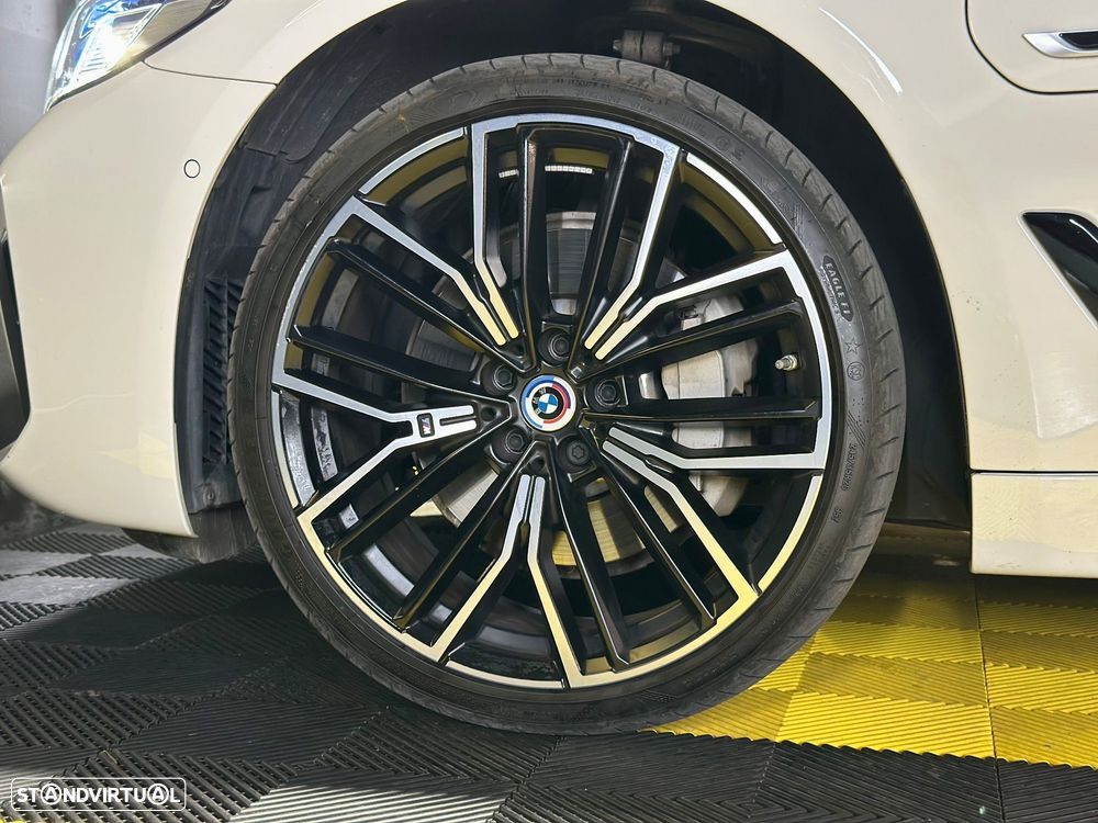 BMW 530 e Pack M - 13