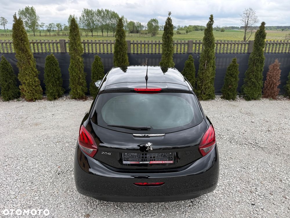 Peugeot 208 - 13