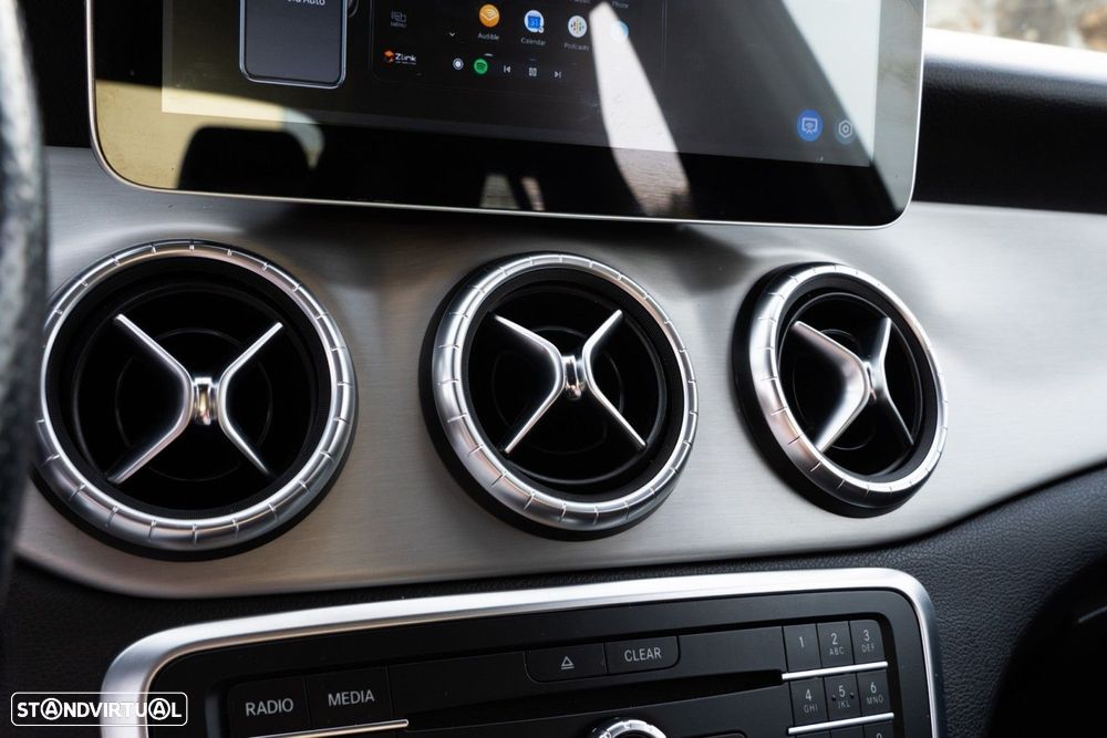 Mercedes-Benz CLA 180 d AMG Line - 38