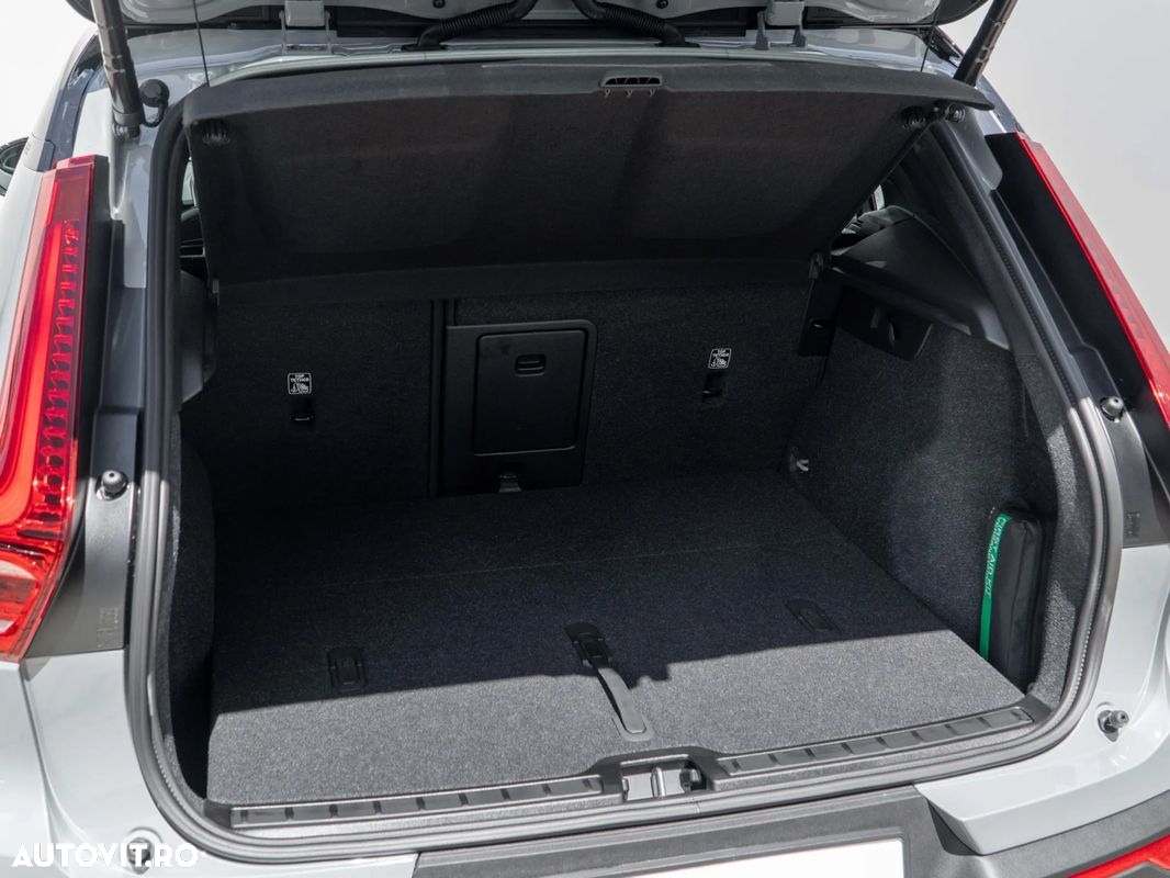 Volvo XC 40 Recharge Twin Motor AWD Plus - 6