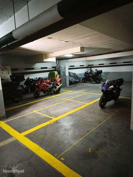 Arrenda-se parqueamento para motas - Grande imagem: 3/4