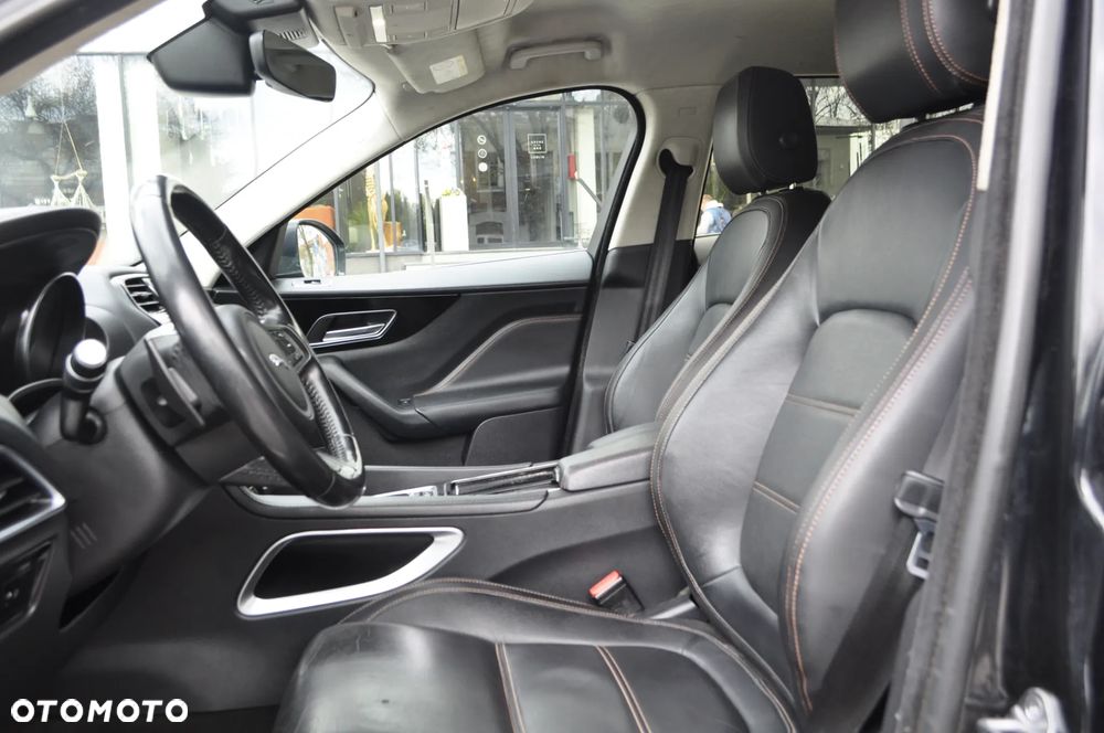 Jaguar F-Pace 2.0 i4D AWD Pure - 11