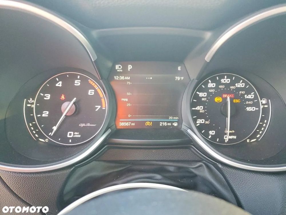 Alfa Romeo Stelvio 2.0 Turbo 16V AT8-Q4 Veloce Ti - 12