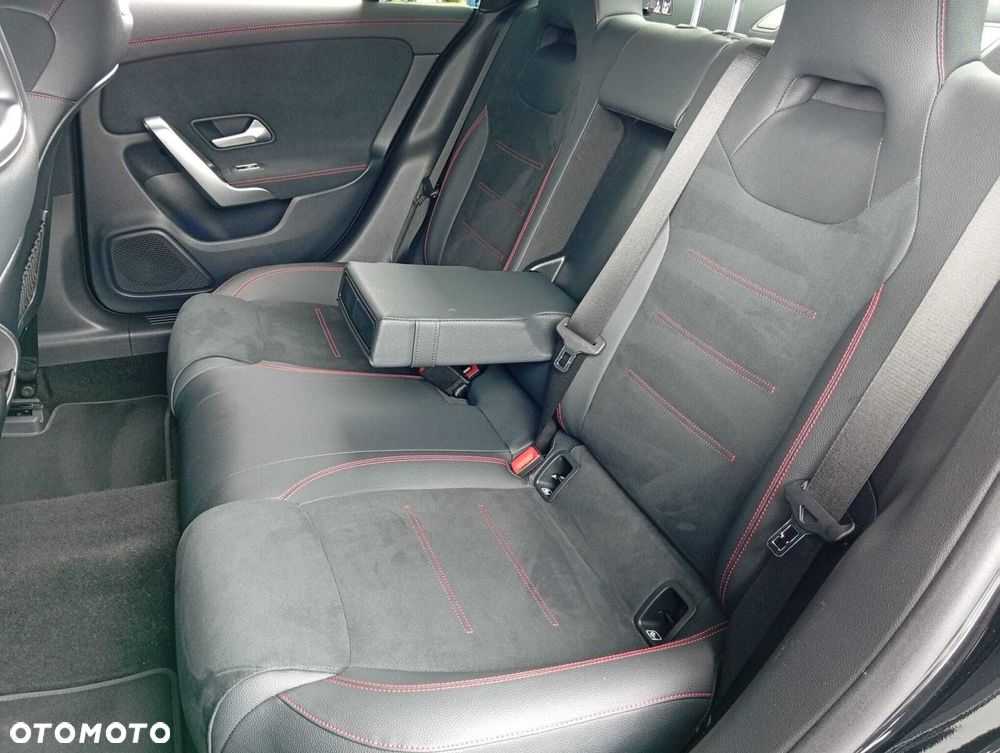Mercedes-Benz CLA 200 mHEV AMG Line 7G-DCT - 28