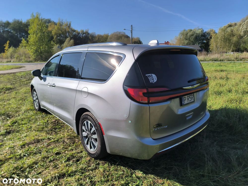 Chrysler Pacifica - 25