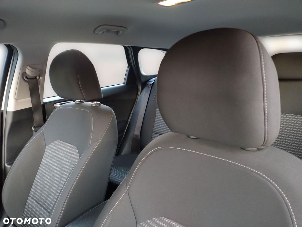 Kia Ceed - 11
