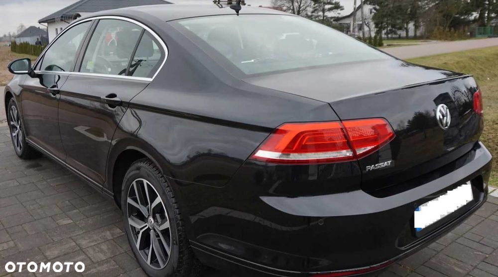 Volkswagen Passat - 2