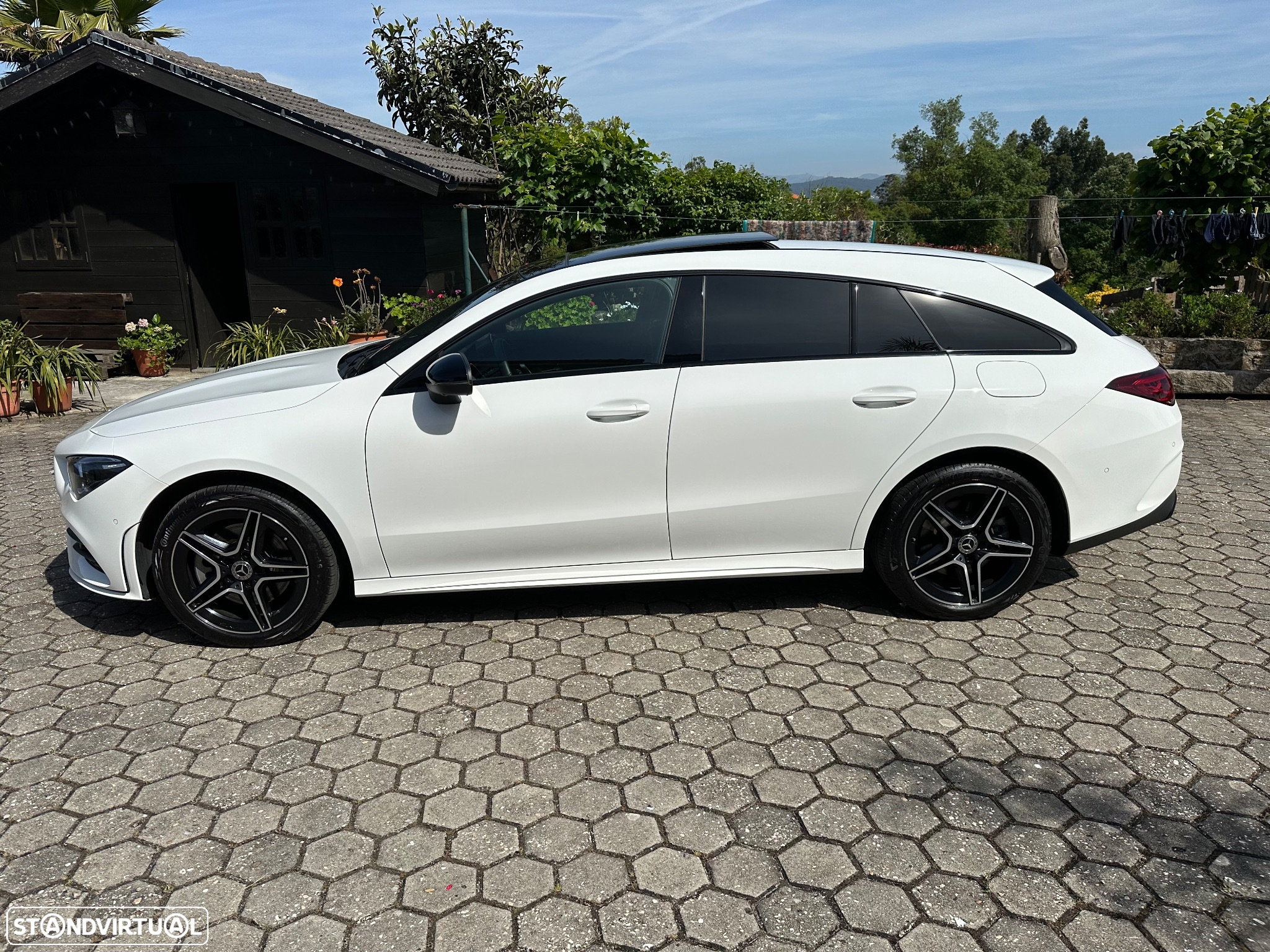 Mercedes-Benz CLA 250 e Shooting Brake AMG Line - 3