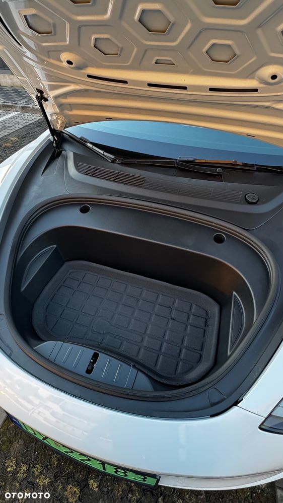 Tesla Model 3 - 13