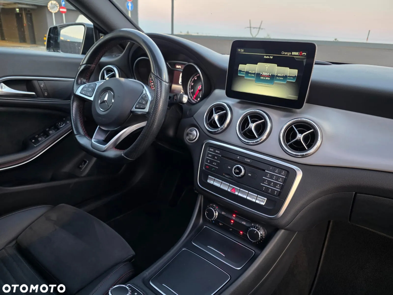 Mercedes-Benz CLA 200 7G-DCT AMG Line - 13