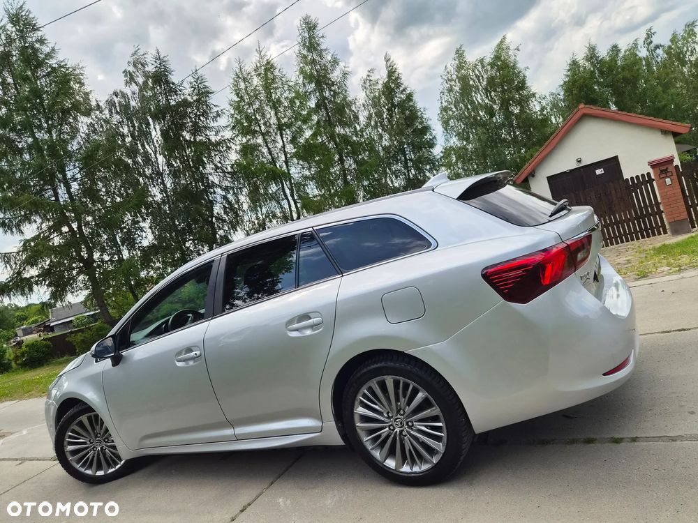Toyota Avensis 1.8 Executive - 5