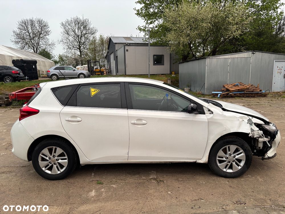 Toyota Auris Hybrid 135 Prestige - 5