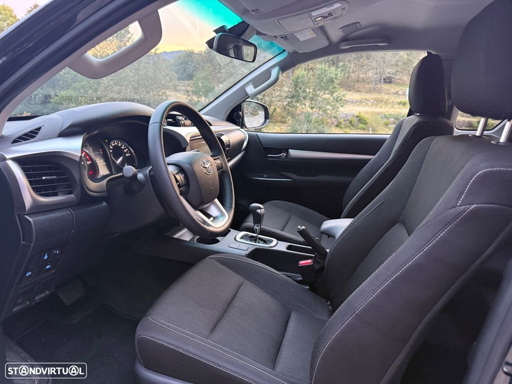 Toyota Hilux 2.8 D-4D 4WD GR Sport - 5