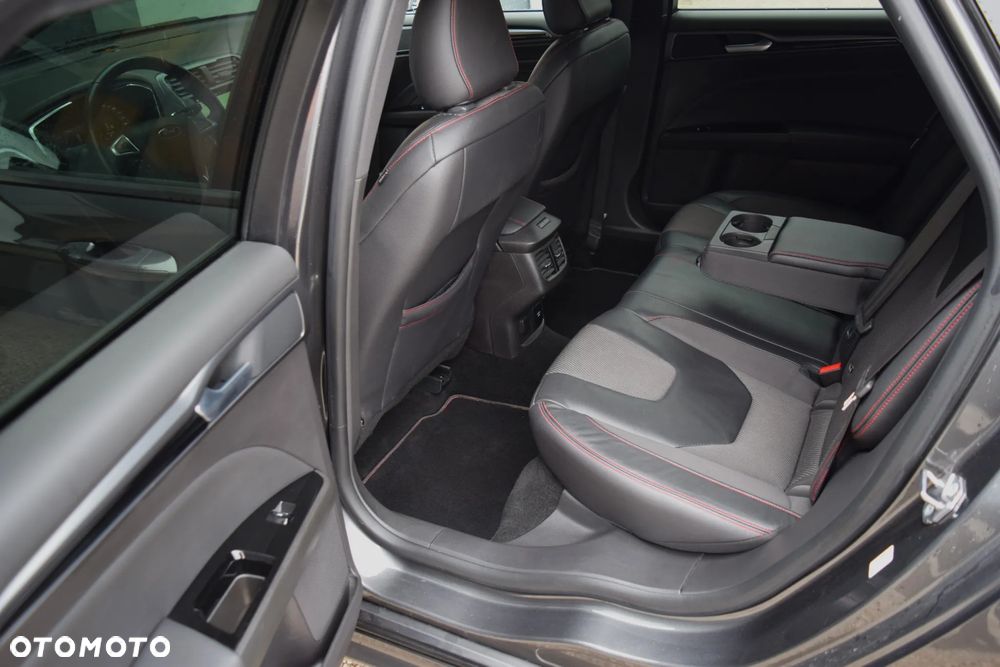 Ford Mondeo 2.0 TDCi STart-Stopp PowerShift-Aut ST-Line - 33