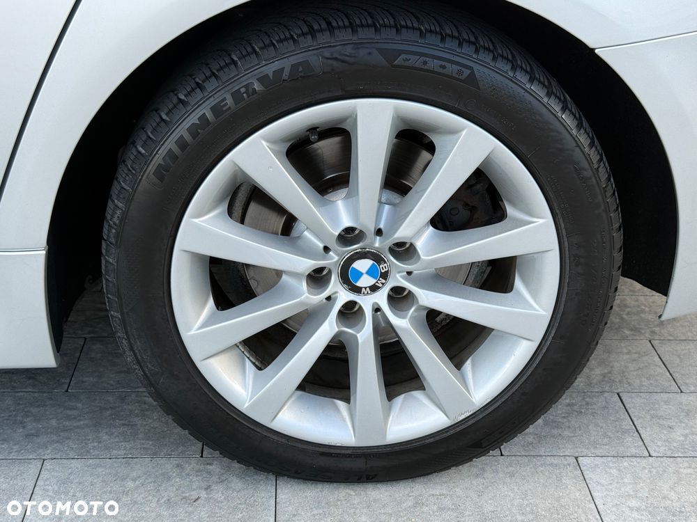 BMW Seria 5 520d - 34