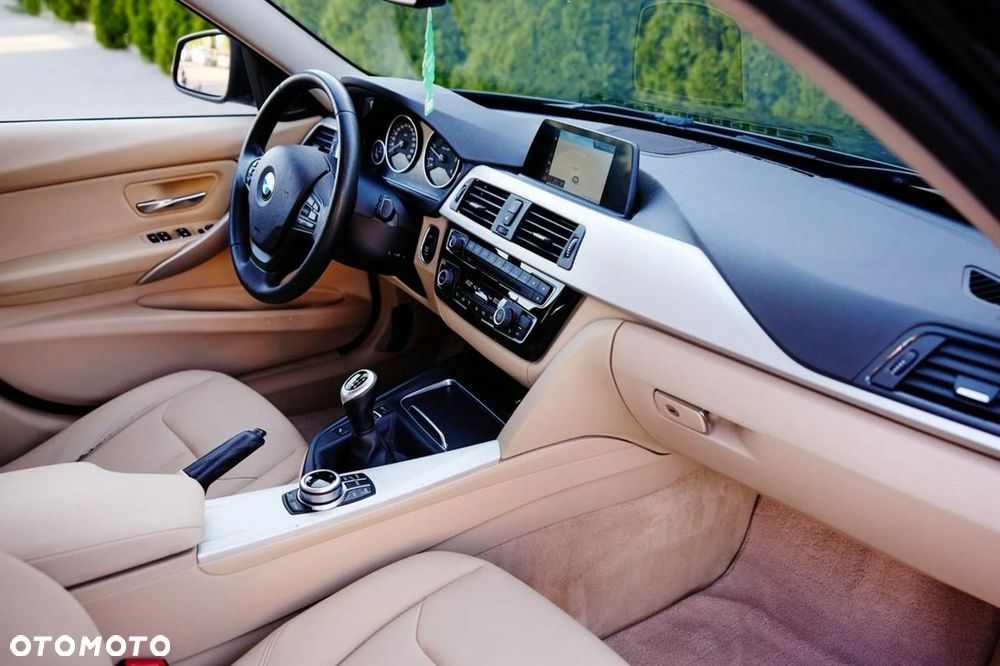 BMW Seria 3 318d Edition Luxury Line Purity - 30