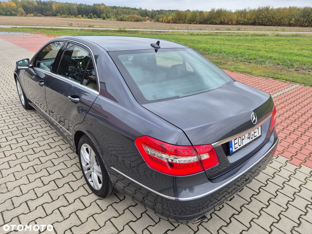Mercedes-Benz Klasa E 200 CGI BlueEFFICIENCY Automatik Avantgarde - 15