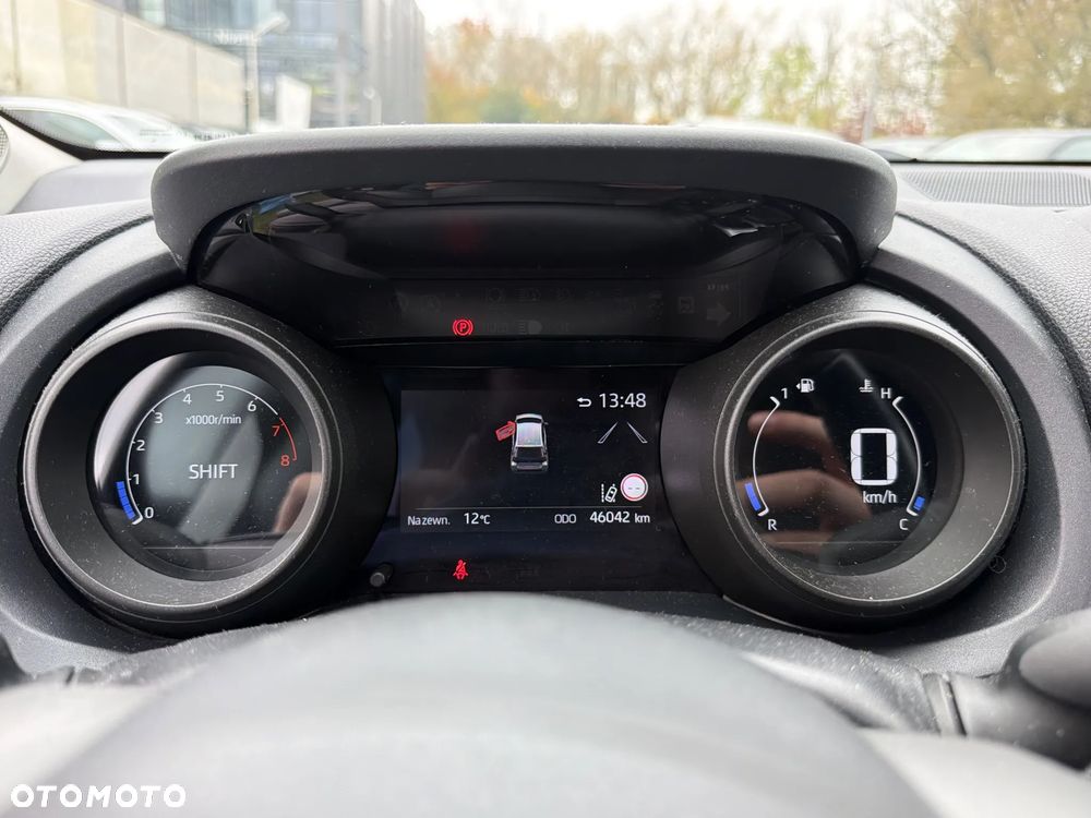 Toyota Yaris 1.5 Selection Elegant - 12