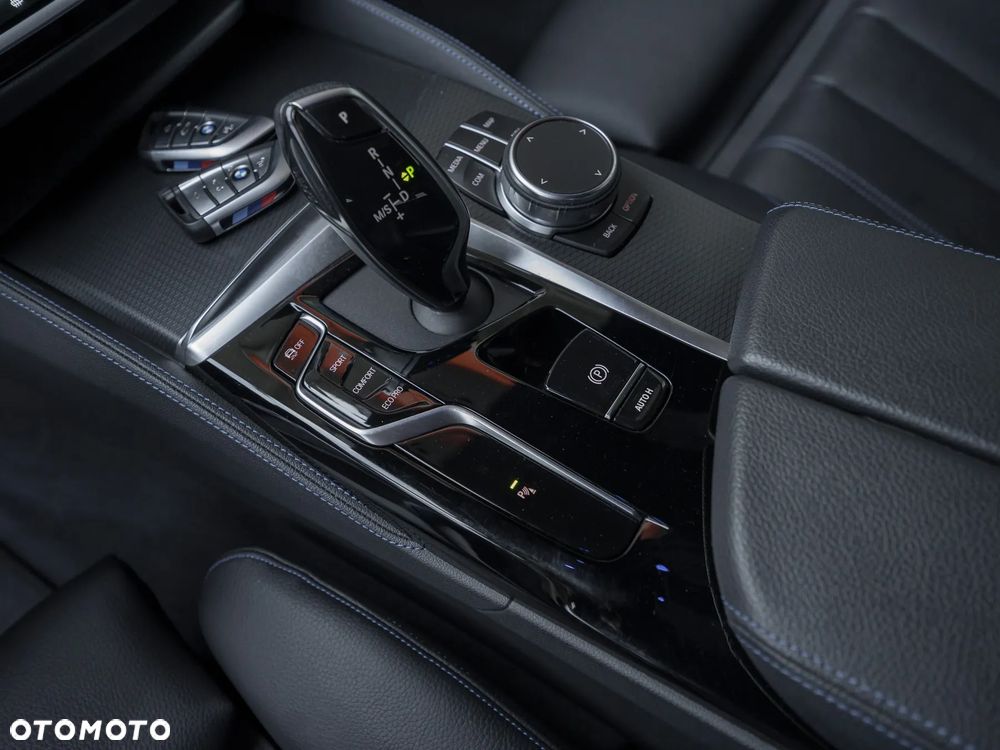 BMW Seria 5 520d xDrive M Sport Edition - 34