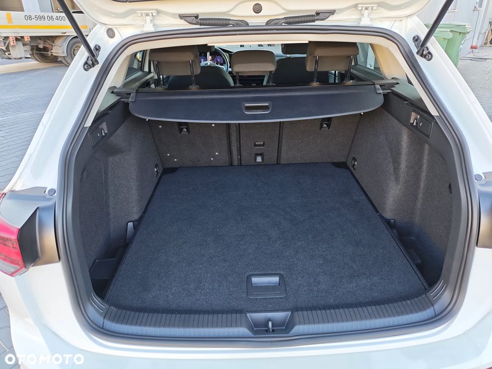 Volkswagen Golf 1.5 eTSI OPF DSG Active - 14