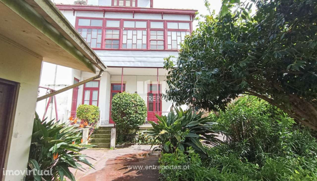 Venda de Prédio histórico no centro da Póvoa de Varzim - Grande imagem: 2/31