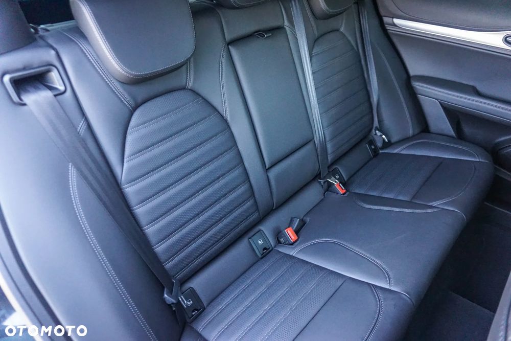 Alfa Romeo Stelvio 2.0 Turbo Veloce Q4 - 36