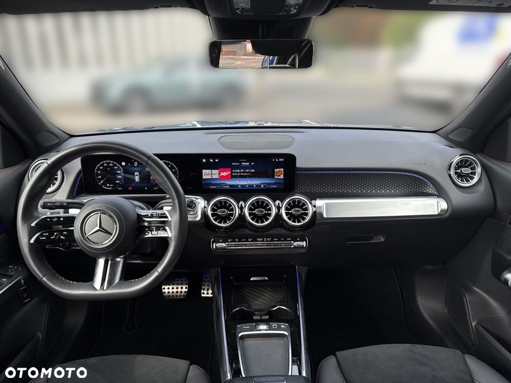 Mercedes-Benz GLB - 14