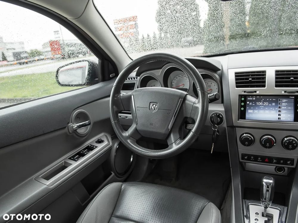 Dodge Avenger - 24