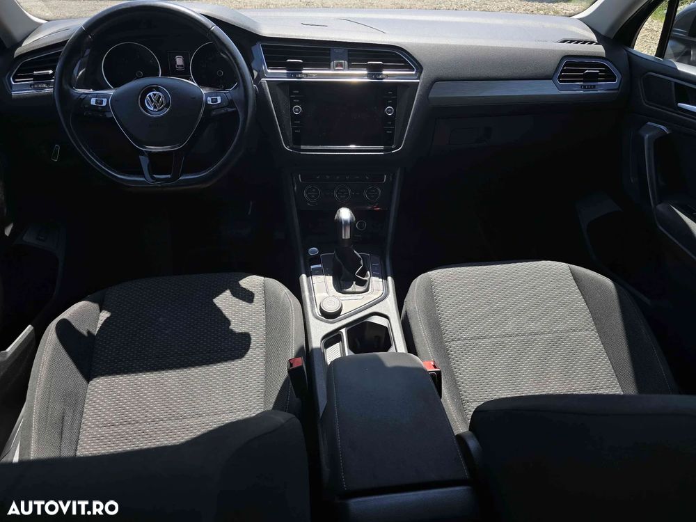 Volkswagen Tiguan - 11