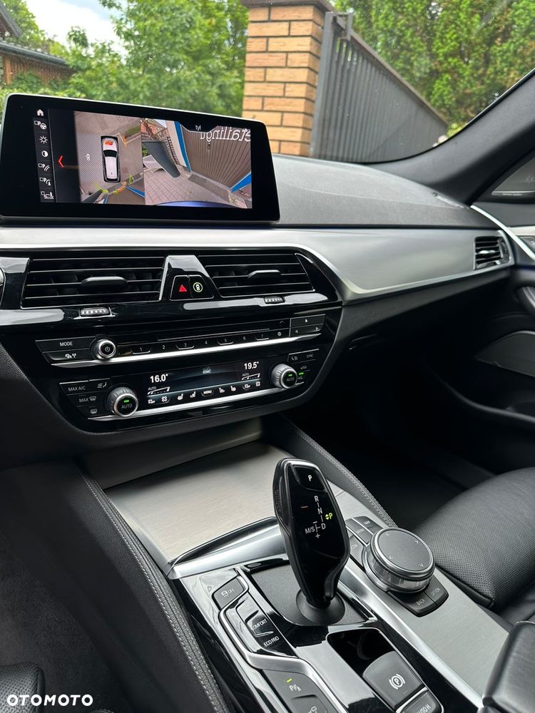 BMW Seria 5 525d M Sport sport - 2