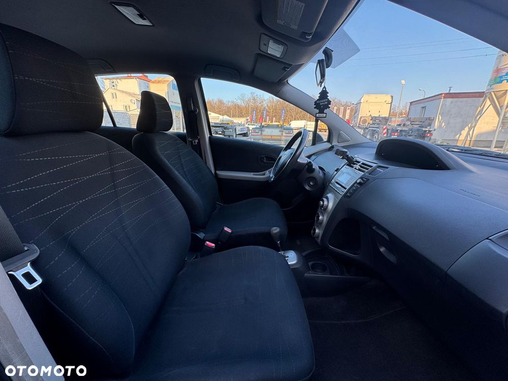 Toyota Yaris - 11