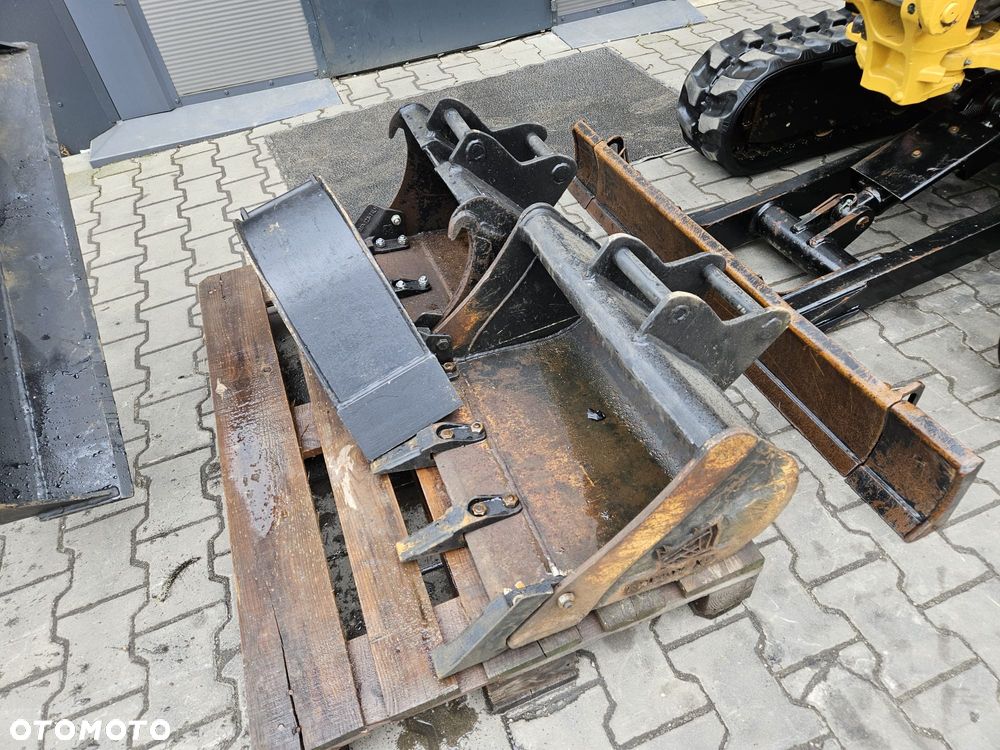 Caterpillar MINIKOPARKA CAT 302CR 2022 1438mth 302 CR 301.8 302.7 - 12