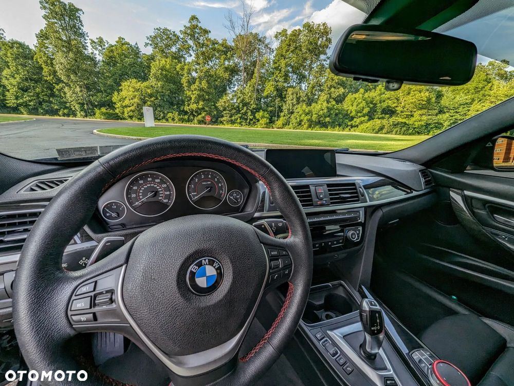 BMW Seria 3 330i xDrive Edition M Sport Shadow - 14