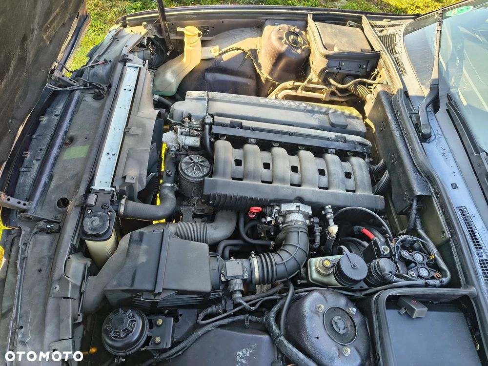 BMW Seria 5 520i - 24