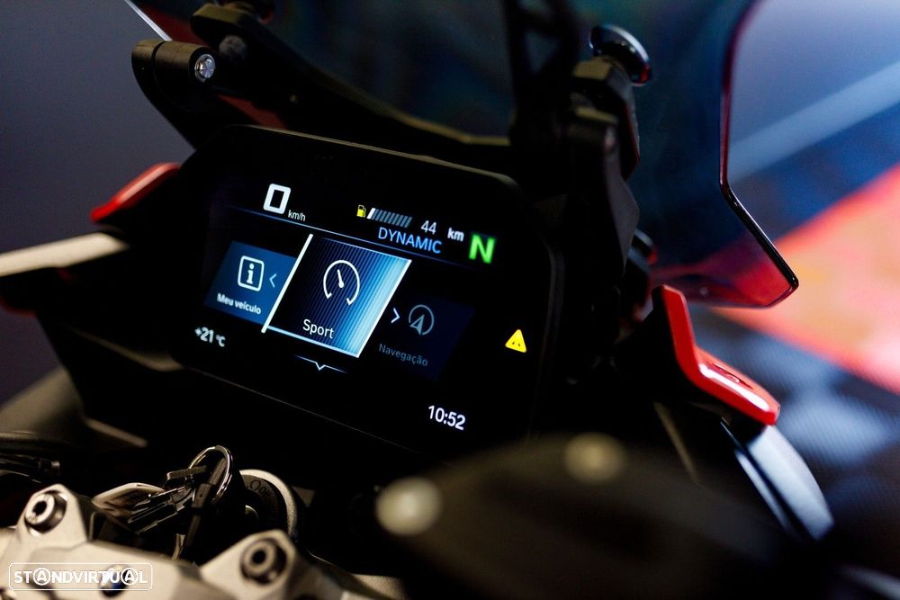 BMW F 900 XR 4R90 - 15