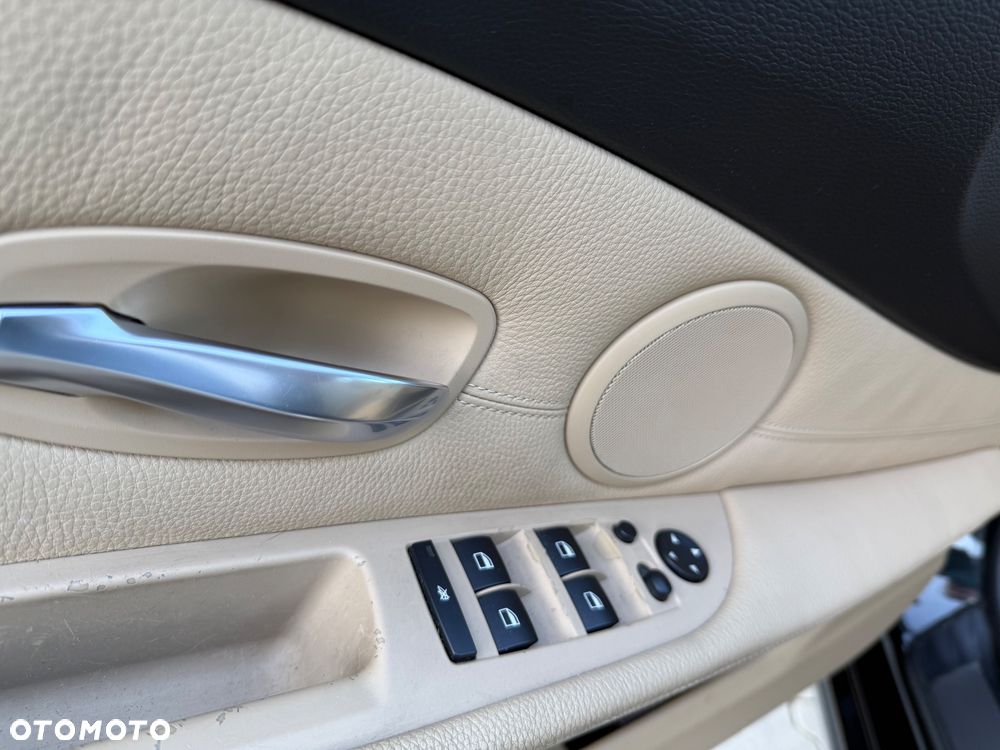 BMW Seria 5 530d xDrive Edition Exclusive - 32