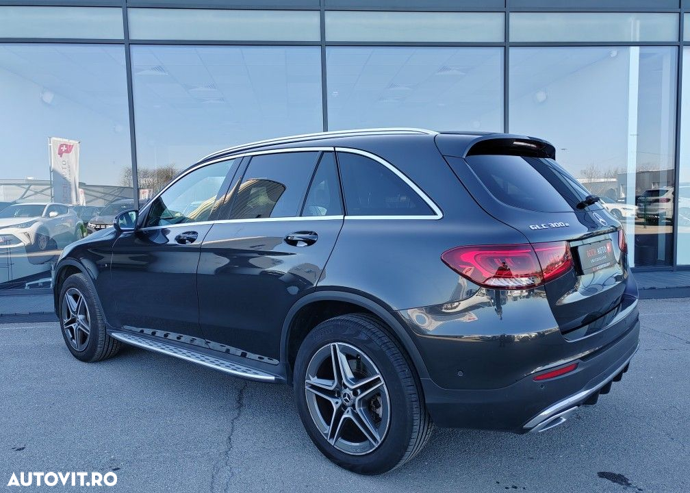 Mercedes-Benz GLC 300 e 4MATIC - 6