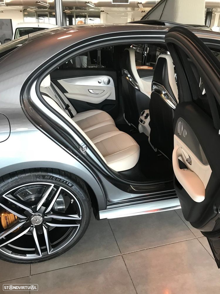 Mercedes-Benz E 63 AMG S 4-Matic+ - 54