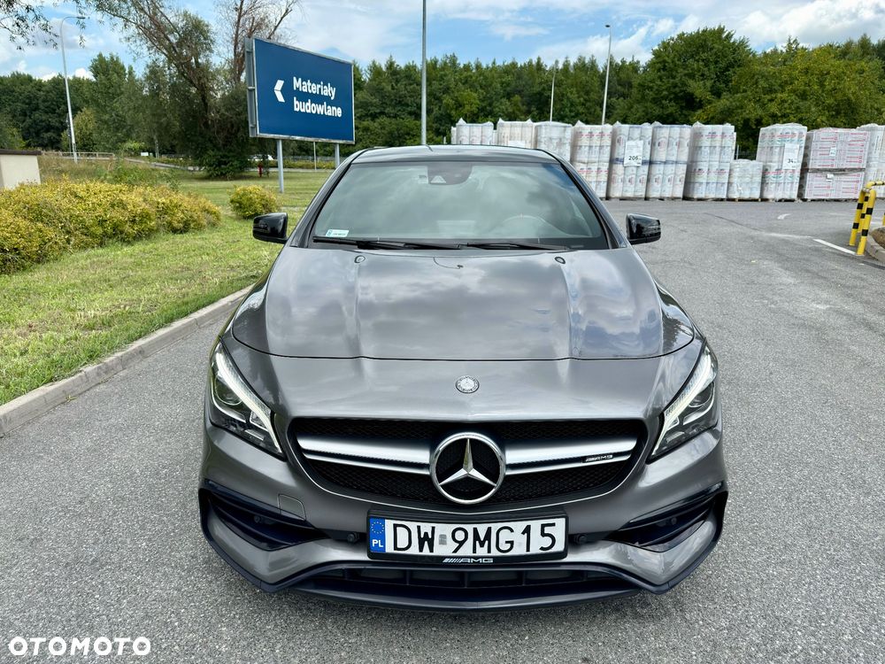 Mercedes-Benz CLA - 12