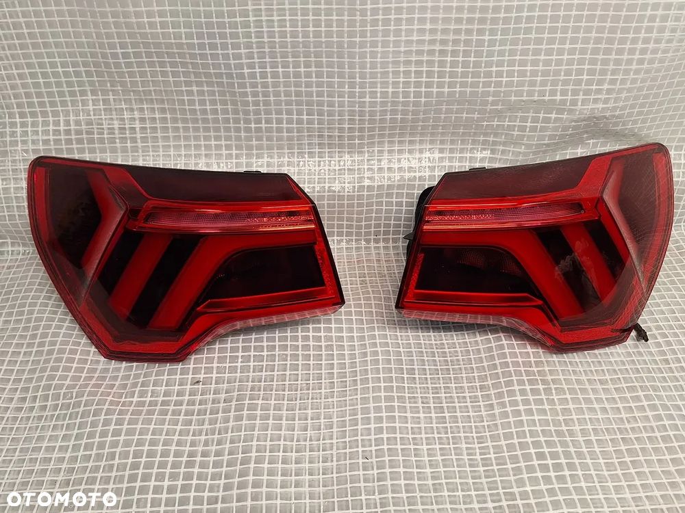 lampa tyl tylna prawa audi q3 II 83a f3 83a945092 europa orginal demontaz - 4