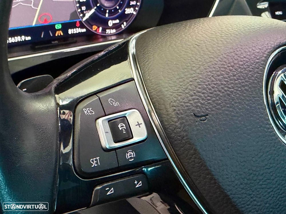 VW Tiguan 2.0 TDI R-Line DSG - 22