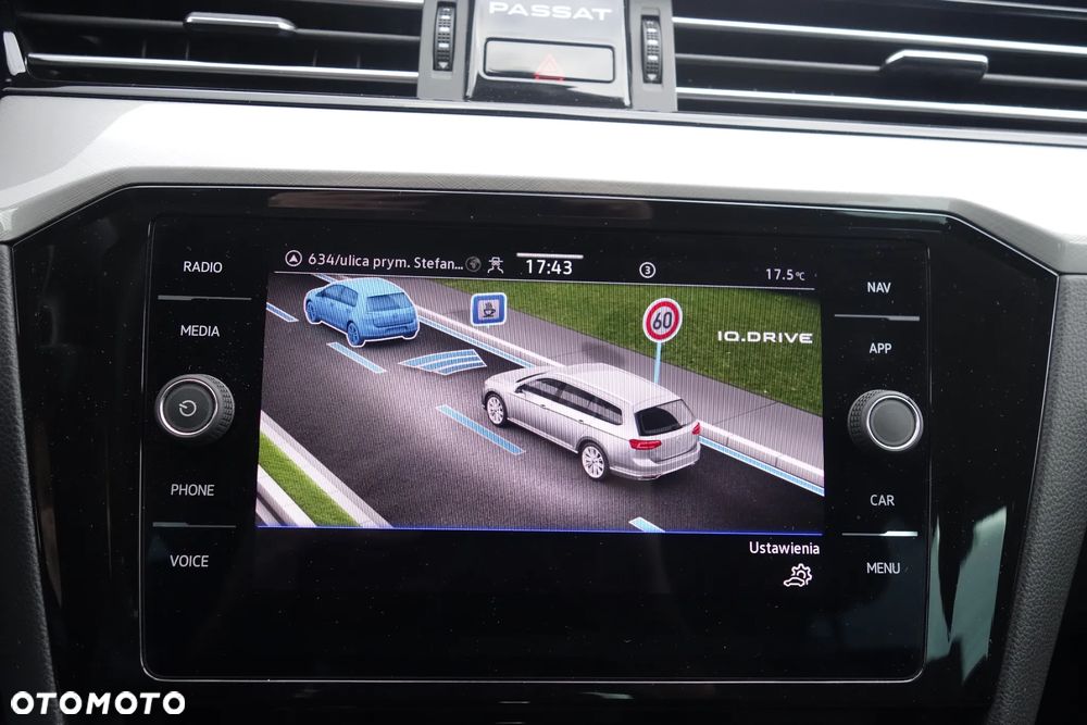 Volkswagen Passat 2.0 TDI EVO Business DSG - 26