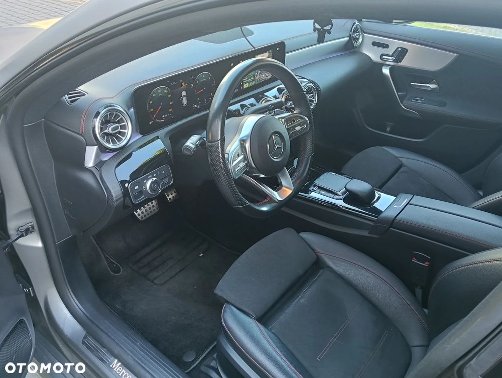 Mercedes-Benz CLA 200 d AMG Line 8G-DCT - 12