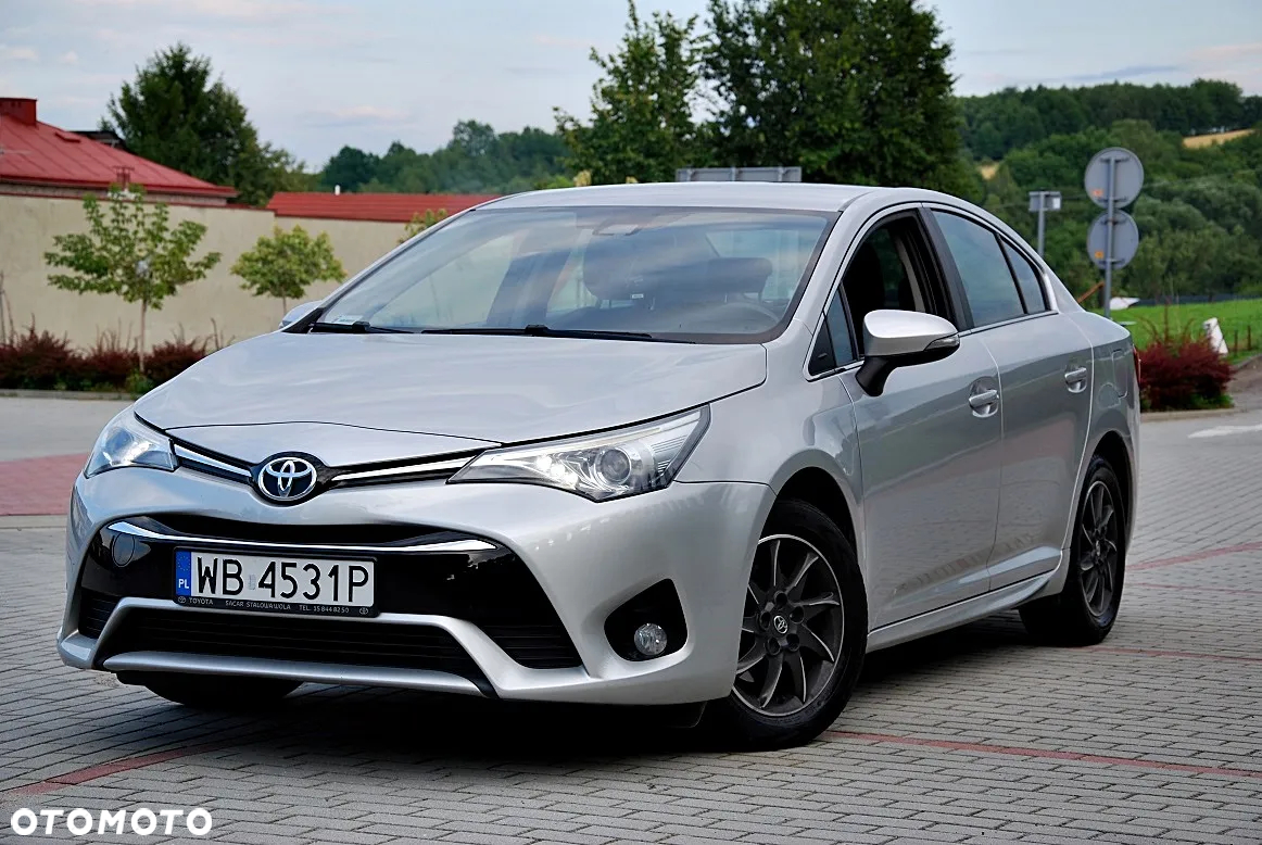 Toyota Avensis 1.8 Active - 19