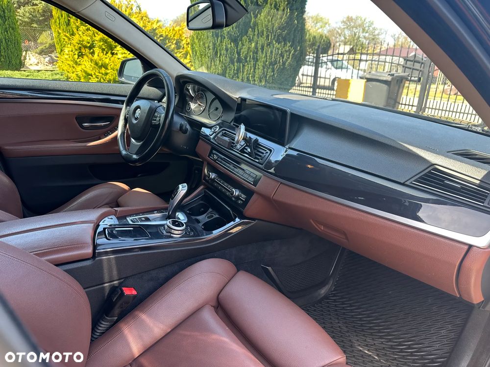 BMW Seria 5 520d Touring - 10