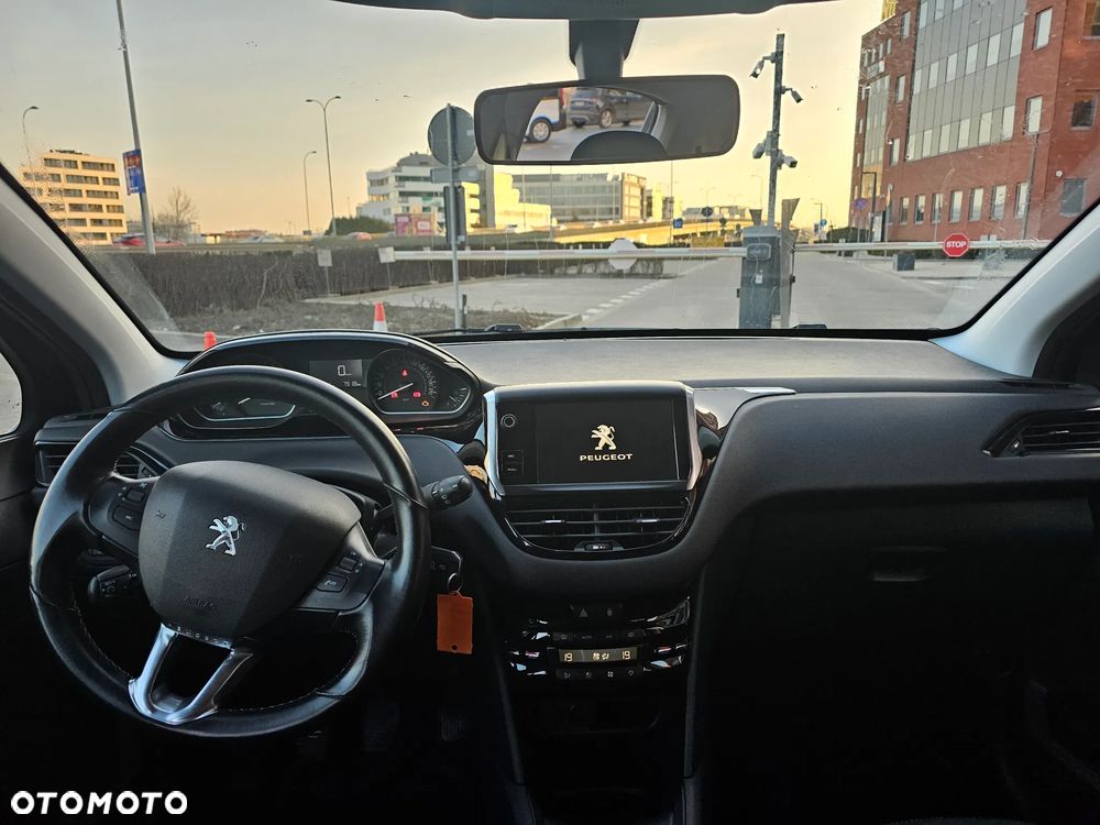 Peugeot 208 PureTech 82 Urban Move - 18